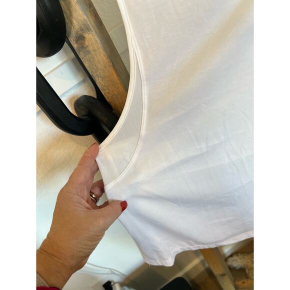 old Navy Ultralite Tank - Picture 3 of 5